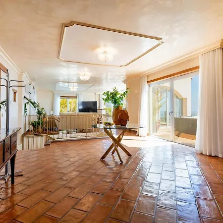 Toscana Indoor & Outdoor Pool Apartment