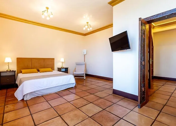 Toscana Indoor & Outdoor Pool