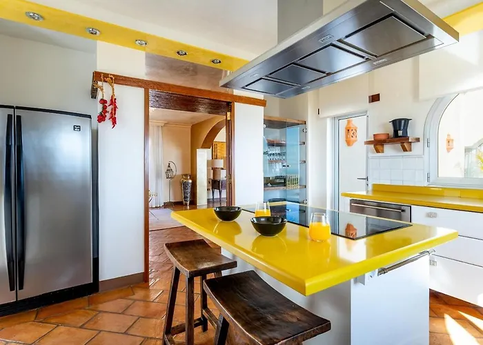 Toscana Indoor & Outdoor Pool 阿德耶