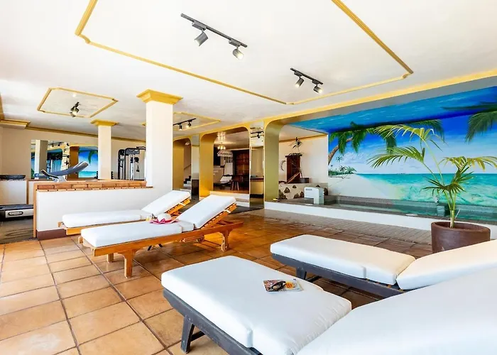 Toscana Indoor & Outdoor Pool * 阿德耶