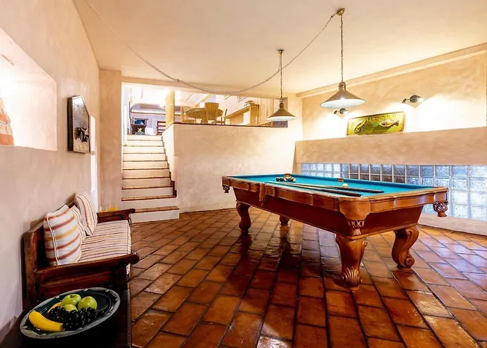 Toscana Indoor & Outdoor Pool *