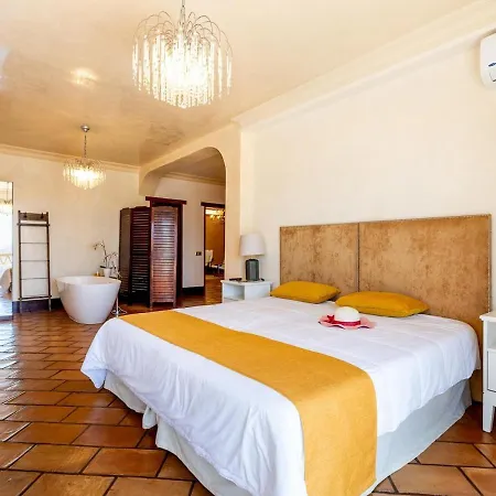 דירה Toscana Indoor Heated Pool, Sea View