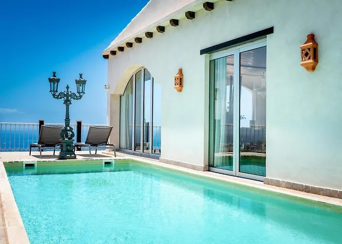 Toscana Indoor & Outdoor Pool *