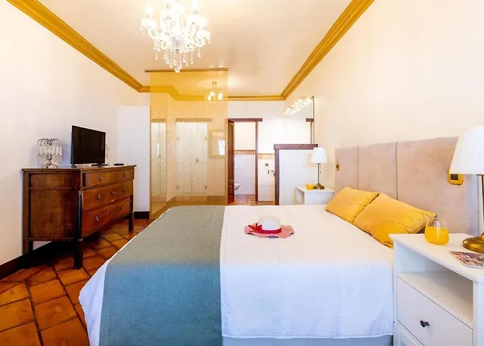 Toscana Indoor & Outdoor Pool Apartment *