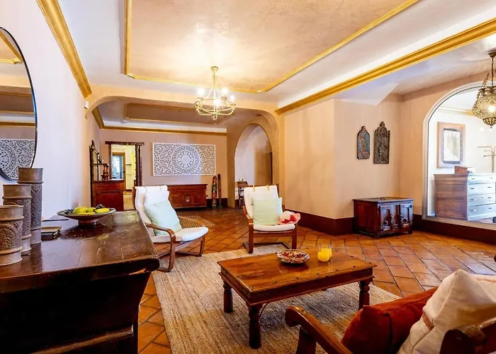 Toscana Indoor & Outdoor Pool *