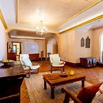 Toscana Indoor & Outdoor Pool *