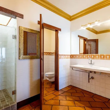 아파트 Toscana Indoor Heated Pool, Sea View 아데제