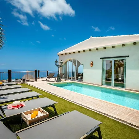 Toscana Indoor Heated Pool, Sea View 아파트
