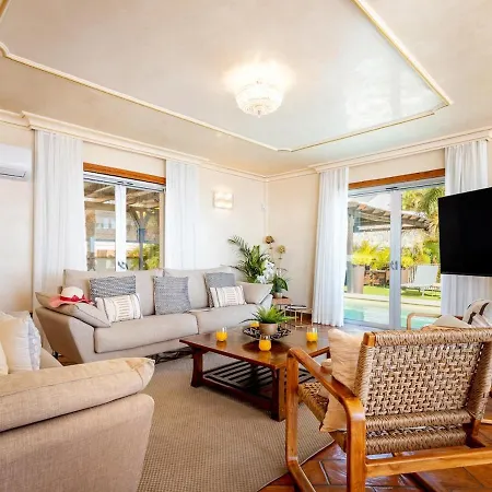 アパート Toscana Indoor Heated Pool, Sea View アデヘ